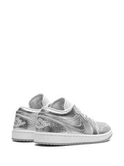 Air Jordan 1 Low SE "Metallic Silver"
