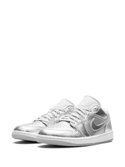 Air Jordan 1 Low SE "Metallic Silver"